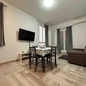  Appartamento Family Flat Near Metro A Italia